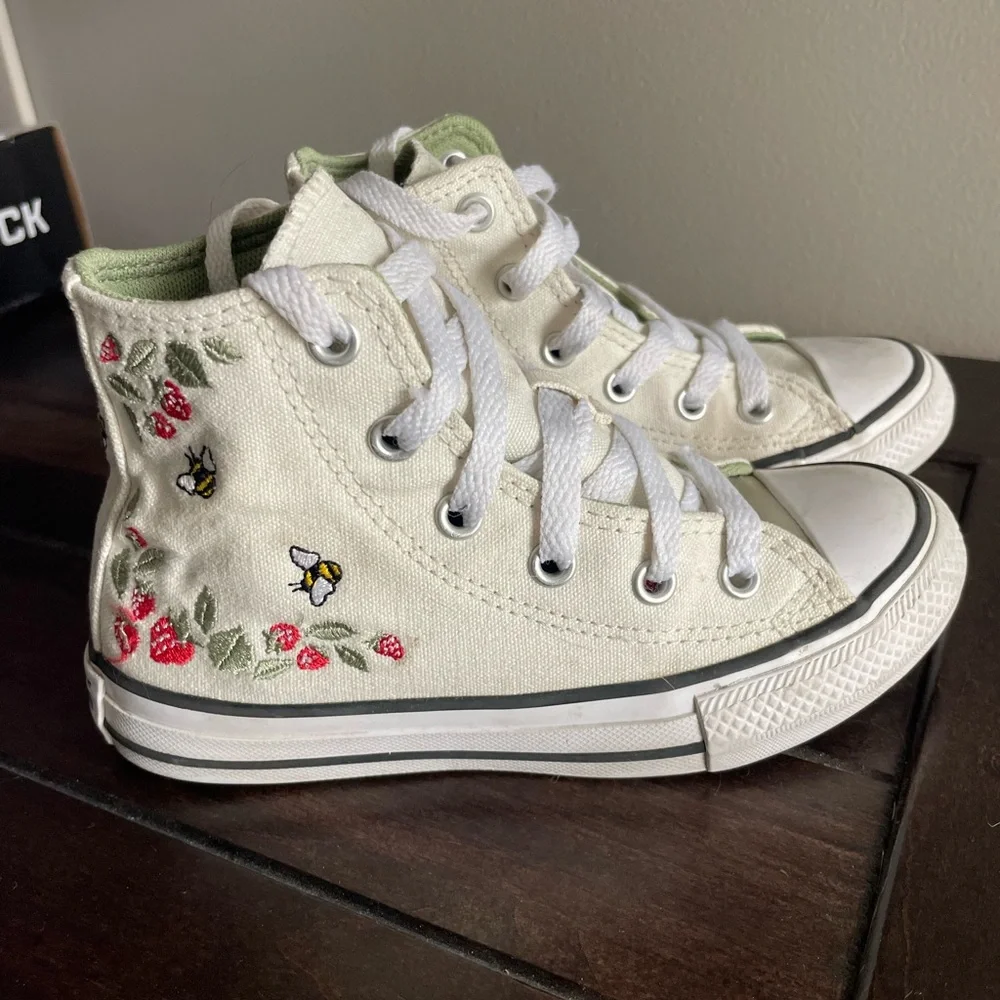 Converse Cream High-Tops with Floral and Bee Design - Picture 7 of 7